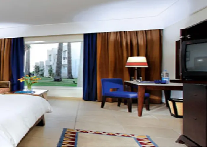 Grand Rotana & 5*