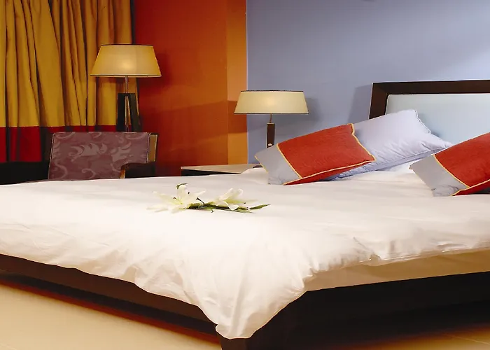 Grand Rotana & 5*