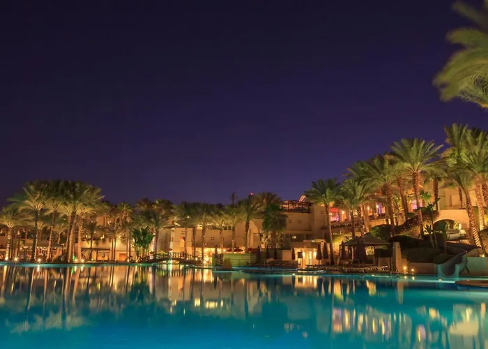 Grand Rotana & Resort 5*